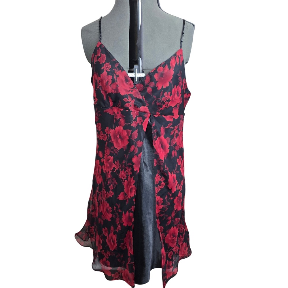 🌹‎ Vintage Valerie Stevens Red & Black Floral Slip Dress